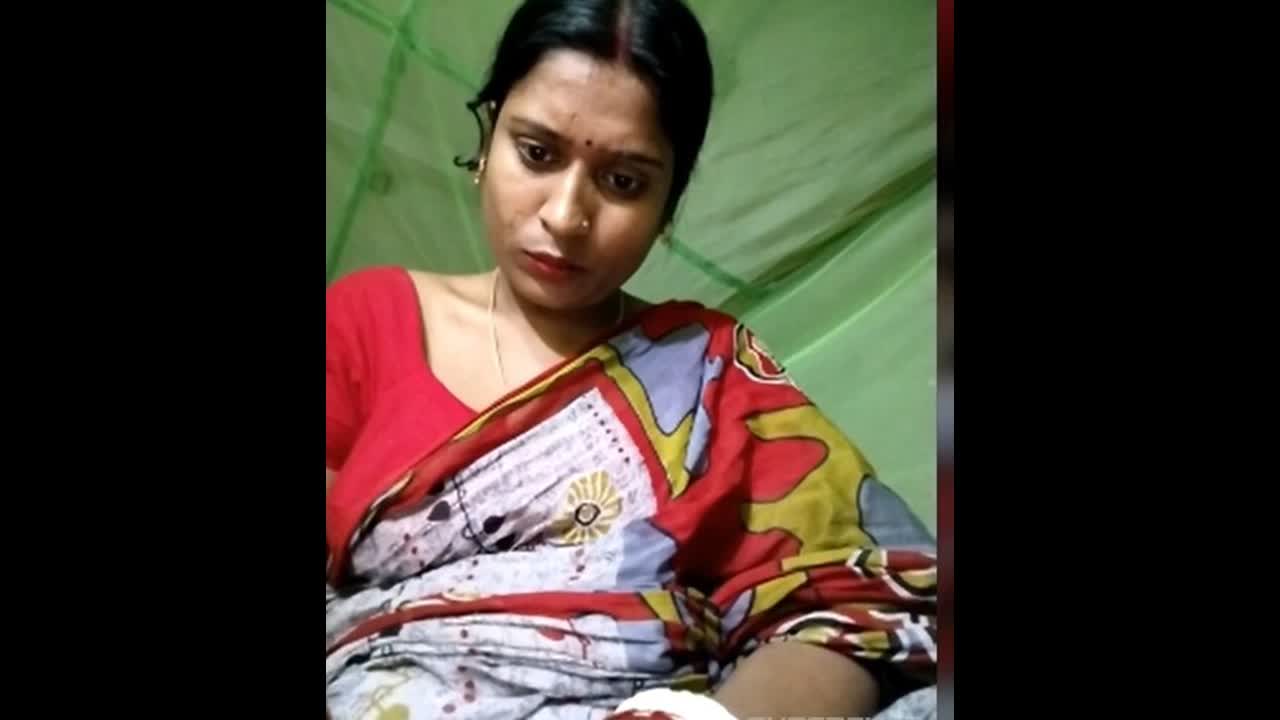 HORNY NAUGHTY BHABHI SHOWING WONDERFUL FIGURE